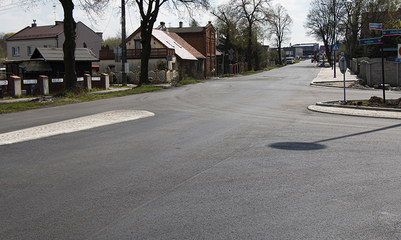 Przebudowane skrzyżowanie Powstańców Śląskich - Sikorskiego. Widok od strony obwodnicy
