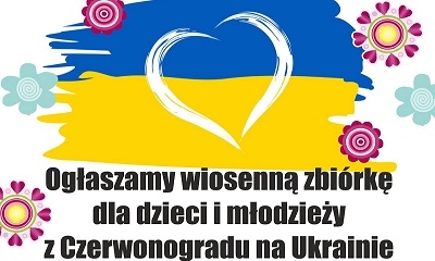 Na pierwszym planie serduszko nałożone na flagę ukrainy, wokół czerwone kwiatki. Zawartość informacyjna zgodna z treścią tekstu 